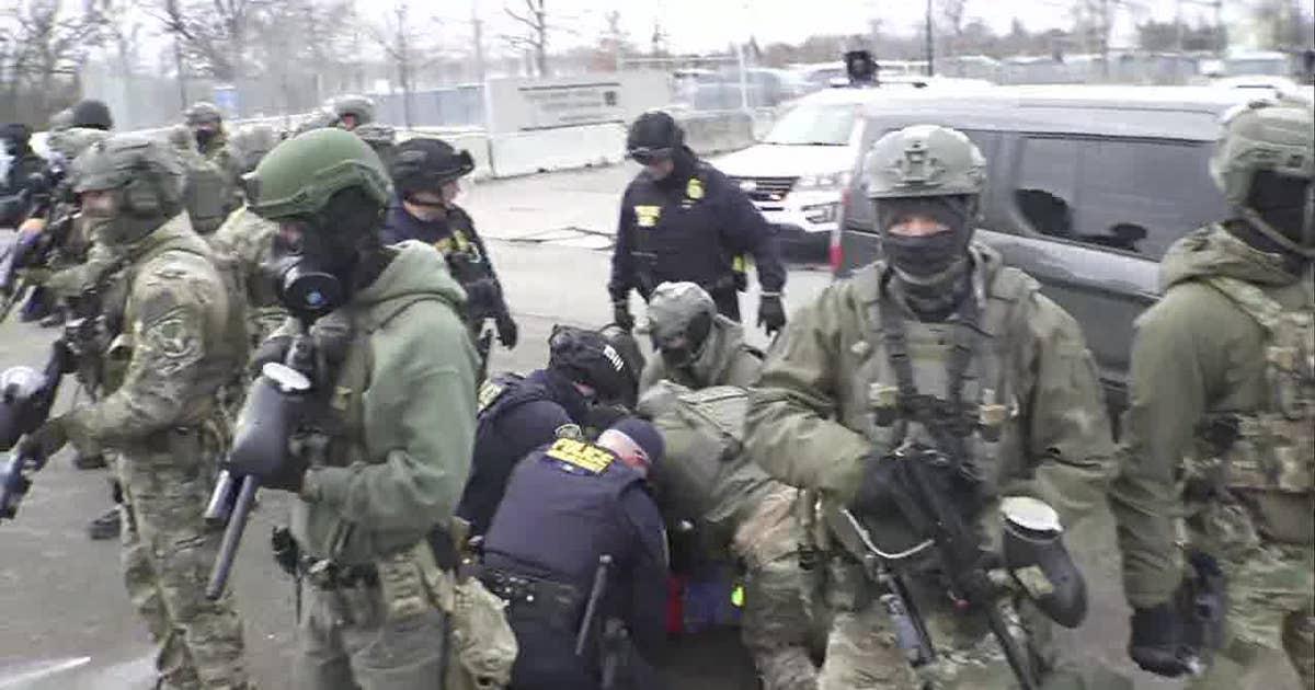 whipple building protests fox kmspeme001 13 57 28 00.02.07.16