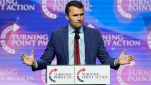 Texas bị kiện vì điều tra giáo viên liên quan đến bài đăng về Charlie Kirk