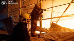 Ukraine chuẩn bị đón thời tiết khắc nghiệt; Tổng thống Trump nói Putin đồng ý ngừng tấn công năng lượng