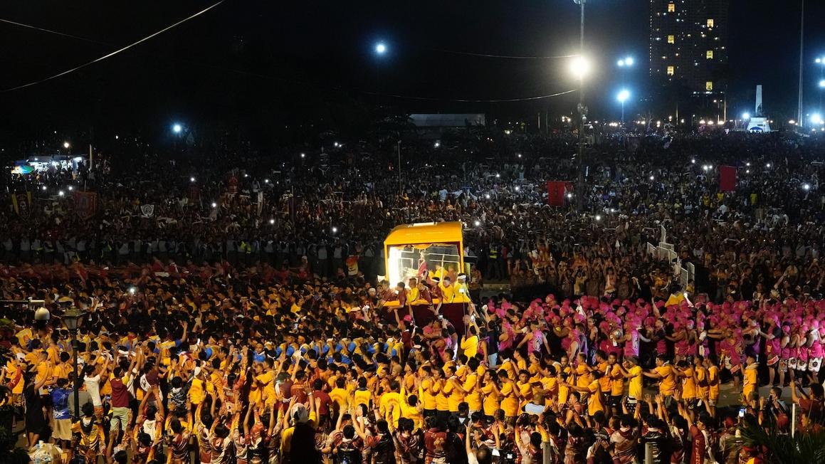 Người Công giáo Philippines Biểu tình trong Lễ hội Tôn giáo Lớn 1