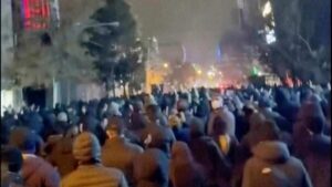 Iran cho phép người dân gọi điện thoại quốc tế sau khi đàn áp biểu tình