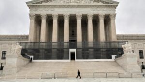 Tòa Tối Cao Hoa Kỳ xem xét vụ kiện về thuốc diệt cỏ Roundup