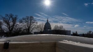 Lãnh đạo Thượng Viện Vội Vã Cứu Vãn Thỏa Thuận Lưỡng Đảng, Tránh Đóng Cửa Chính Phủ