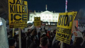 Trường học Minneapolis cho học sinh học từ xa vì ICE