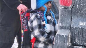 Cha mẹ bị bắt, trẻ 5 tuổi trở thành tâm điểm tranh cãi về nhập cư dưới thời Tổng Thống Donald Trump