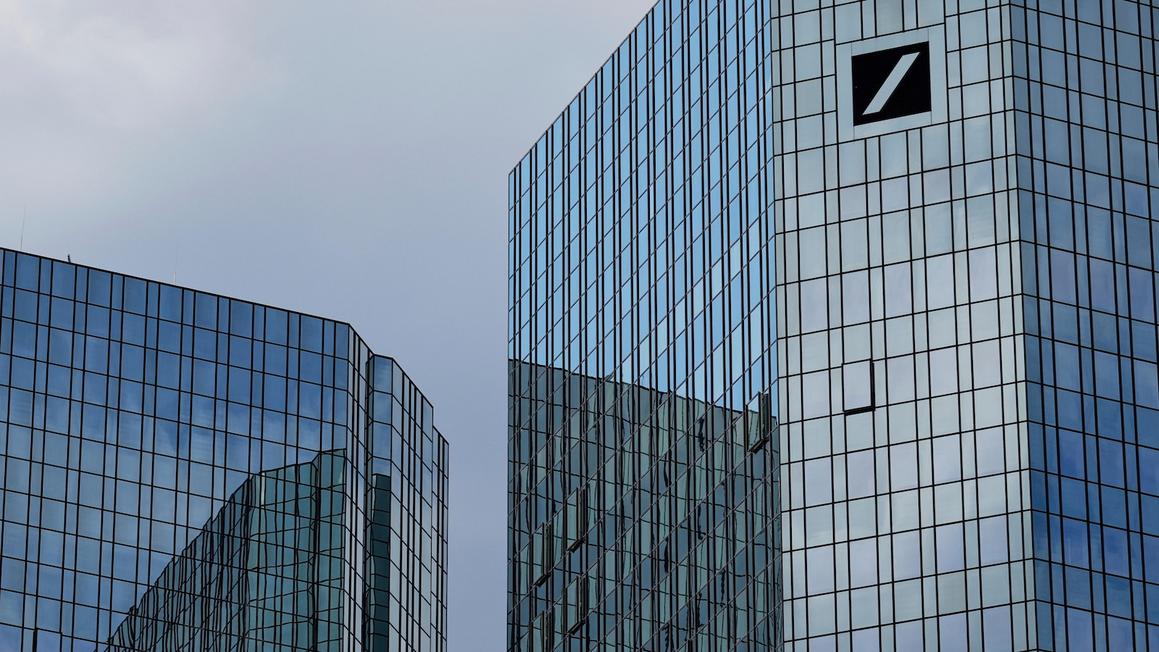 Cơ quan điều tra Đức khám xét văn phòng Deutsche Bank trong vụ điều tra rửa tiền 1