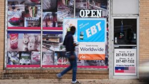 Yêu cầu làm việc bắt đầu có hiệu lực cho chương trình Hỗ trợ Dinh dưỡng Hoa Kỳ 32 Yêu cầu làm việc bắt đầu có hiệu lực cho chương trình Hỗ trợ Dinh dưỡng Hoa Kỳ