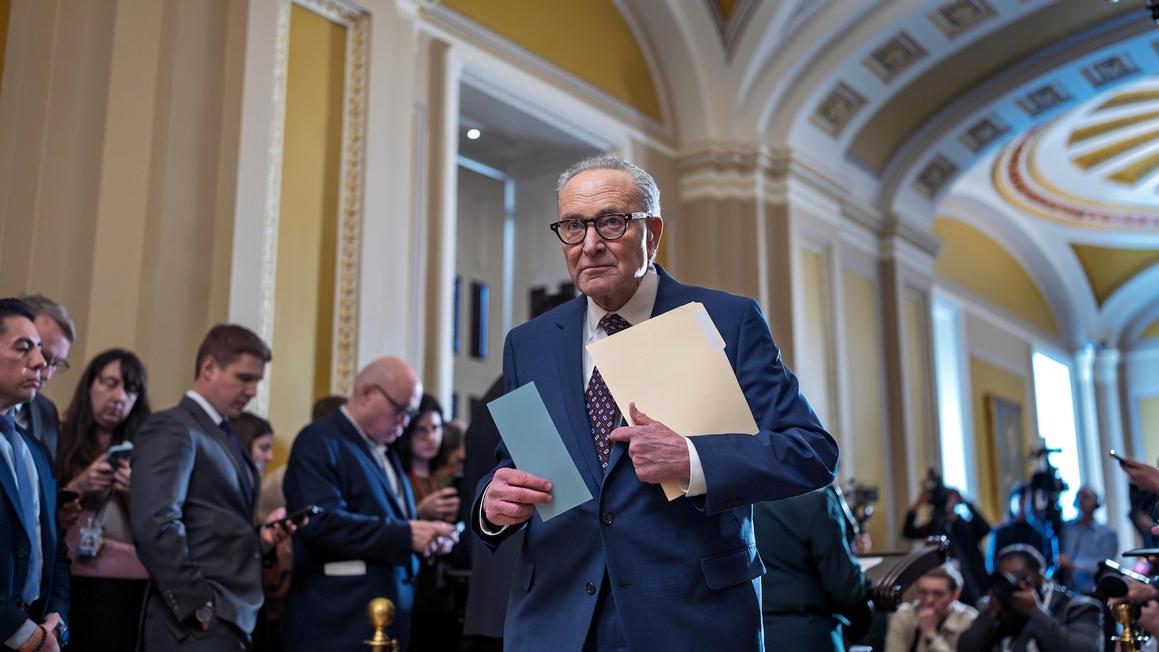 Dân Chủ dọa chặn ngân sách chính phủ nếu Nhà Trắng không đáp ứng yêu cầu cải cách ICE 1