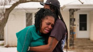 Bắt giữ di dân và đụng độ căng thẳng ở Minneapolis