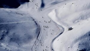 Người dân Lebanon vui chơi trong thời tiết mùa đông tại khu trượt tuyết