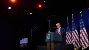 Tổng Thống Donald Trump muốn cấm nhà đầu tư mua nhà