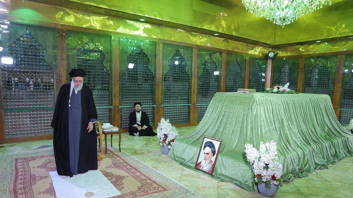 Vụ Nổ Tại Thành Phố Cảng Iran Khiến Một Bé Gái Tử Vong, 14 Người Bị Thương 1