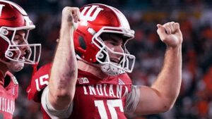 Indiana Vô Địch Toàn Quốc Sau Mùa Giải Bất Bại