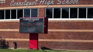 Chính Quyền liên bang tố trường học vi phạm dân quyền vì đổi tên đội thể thao