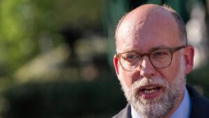 Tòa án phán quyết chính quyền Tổng Thống Donald Trump cản trở bất hợp pháp các khoản tài trợ năng lượng sạch 27 Tòa án phán quyết chính quyền Tổng Thống Donald Trump cản trở bất hợp pháp các khoản tài trợ năng lượng sạch