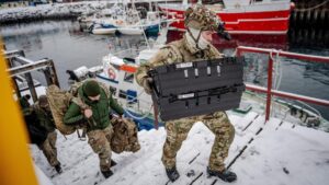 Thủ tướng Anh chỉ trích đe dọa thuế quan của Tổng Thống Donald Trump về Greenland