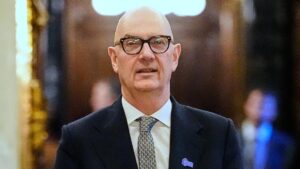 Bộ trưởng Tài chính Pháp Yêu Cầu Capgemini Giải Thích Hợp Đồng ICE 15 Bộ trưởng Tài chính Pháp Yêu Cầu Capgemini Giải Thích Hợp Đồng ICE