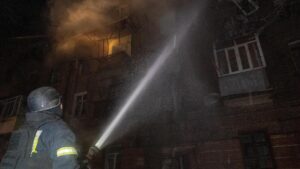 Nga tấn công Ukraine: 1 người chết, 18 người bị thương trước vòng đàm phán hòa bình thứ hai 21 Nga tấn công Ukraine: 1 người chết, 18 người bị thương trước vòng đàm phán hòa bình thứ hai