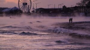 Bão mùa đông lớn càn quét Hoa Kỳ, hơn 8.000 chuyến bay bị hủy bỏ 18 Bão mùa đông lớn càn quét Hoa Kỳ, hơn 8.000 chuyến bay bị hủy bỏ