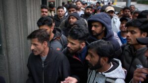 Tây Ban Nha mở cửa cho hàng trăm ngàn người nhập cư không giấy tờ