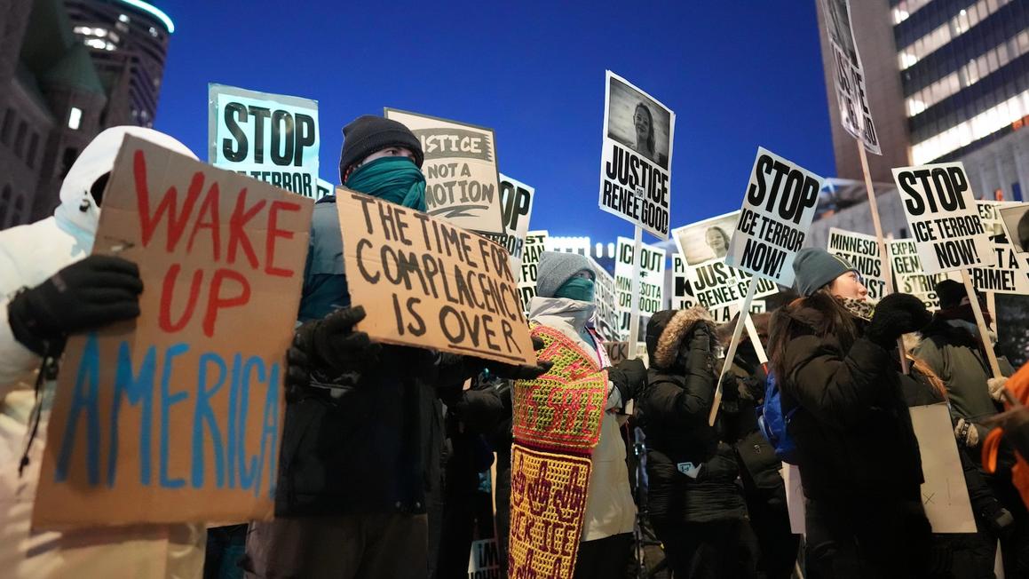 Luật sư địa phương khởi động dự án chống lại sự lạm quyền của chính phủ liên bang trong việc thực thi nhập cư 1