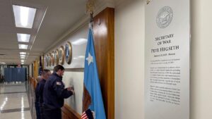 Đổi tên Bộ Quốc Phòng thành ‘Bộ Chiến Tranh’ có thể tốn 125 triệu đô