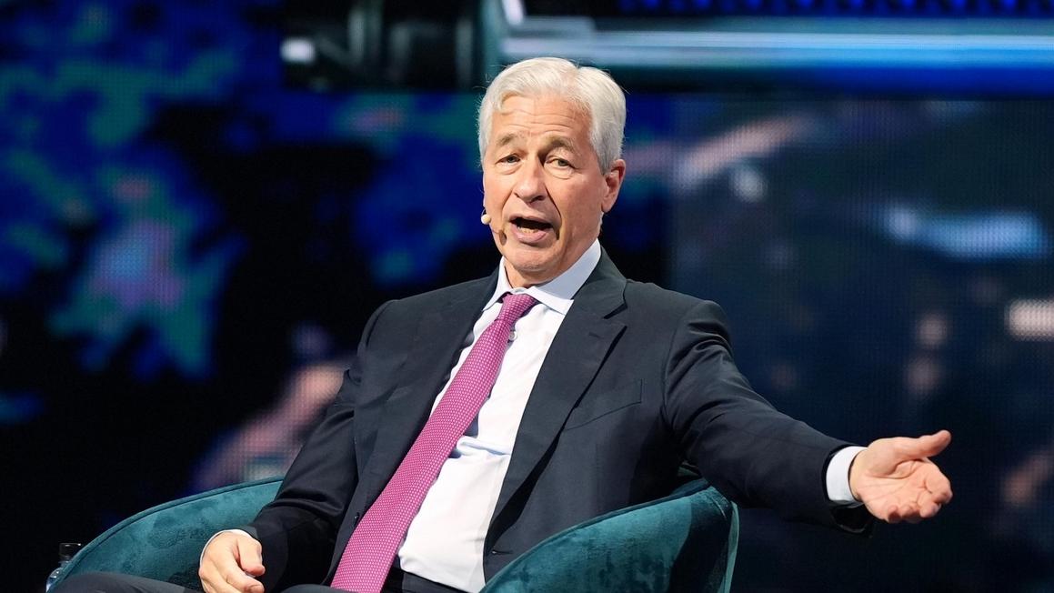 Giám đốc điều hành phố Wall cảnh báo Tổng Thống Donald Trump 1