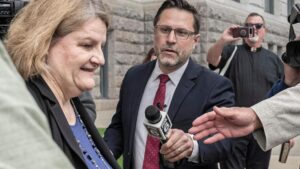 Quan Toà Wisconsin Từ Chức Sau Khi Bị Kết Tội Cản Trở Việc Bắt Người Nhập Cư 32 Quan Toà Wisconsin Từ Chức Sau Khi Bị Kết Tội Cản Trở Việc Bắt Người Nhập Cư