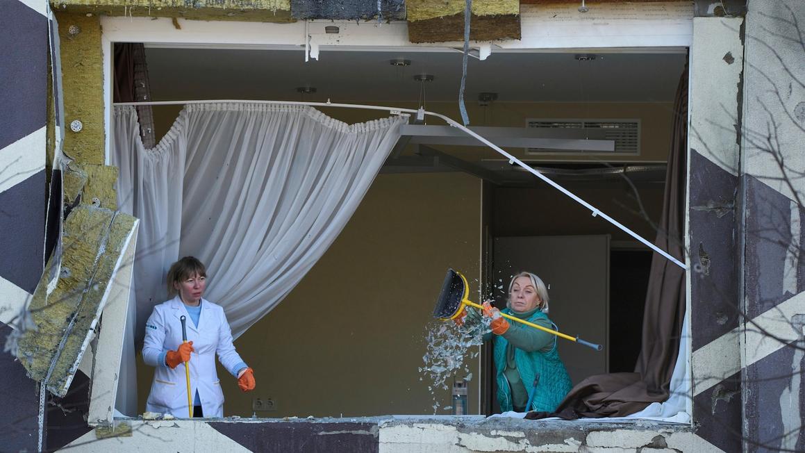 Tổng thống Zelensky thay đổi nhân sự cấp cao và mời cố vấn kinh tế Canada 1