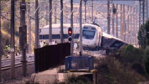 Tai nạn đường sắt thảm khốc tại Tây Ban Nha: Cái bóng đen lên hệ thống tàu cao tốc