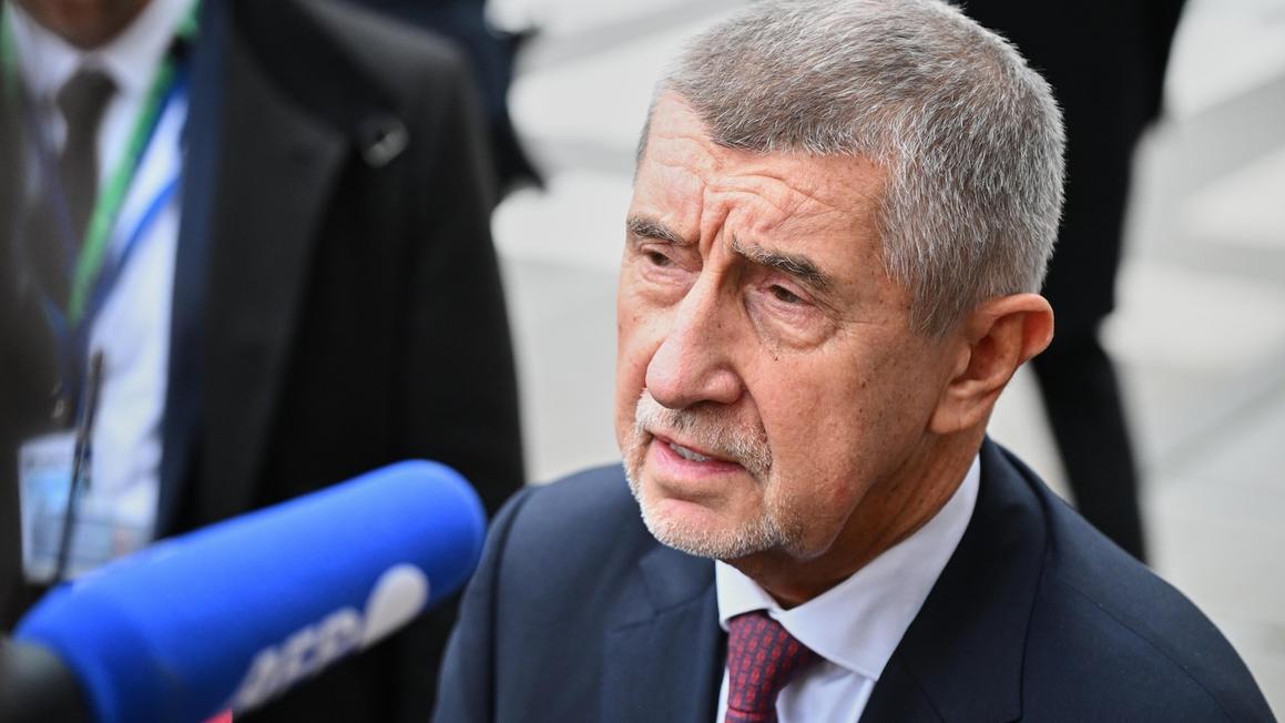 Thủ Tướng Cộng Hòa Czech đối diện bỏ phiếu bất tín nhiệm 1