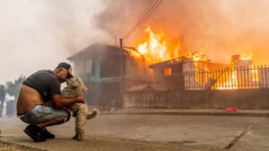 Hỏa hoạn ở Chile: 18 người thiệt mạng, hàng ngàn người phải di tản