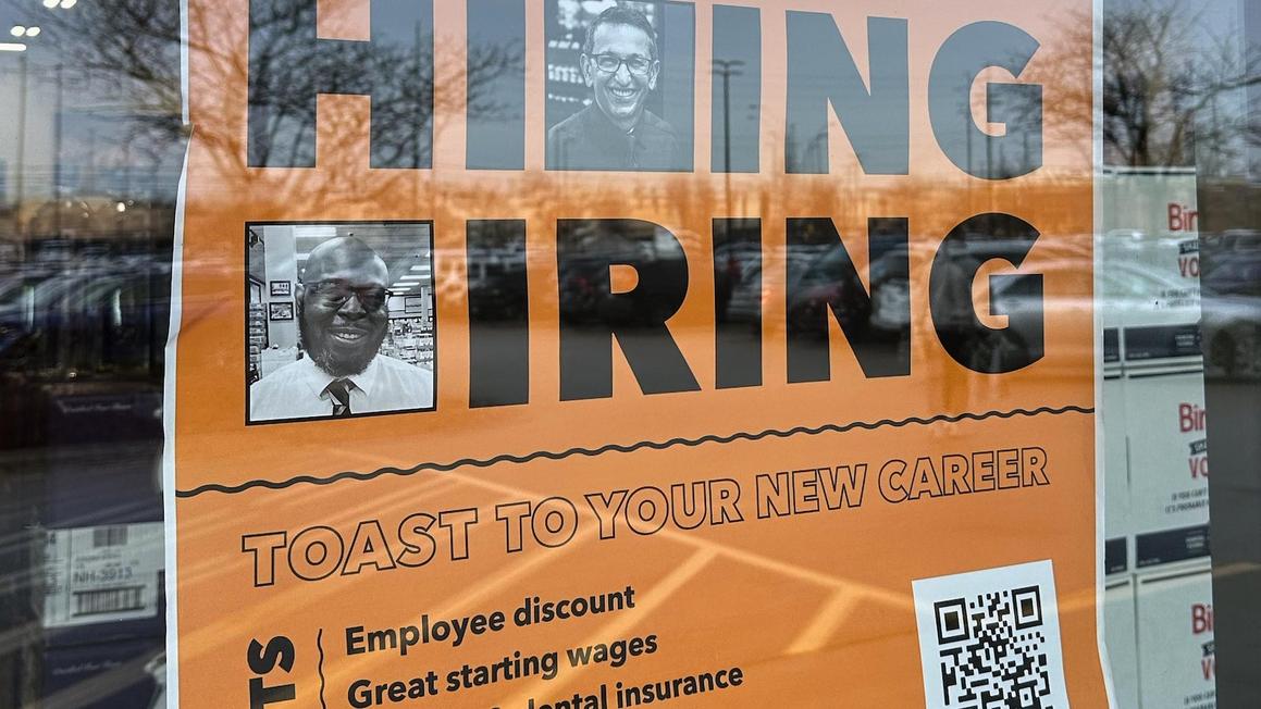 Tổng thống Trump đề cử nhà kinh tế học làm Trưởng ban Thống kê Lao động 1