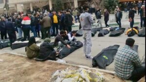 Qua góc nhìn người biểu tình Iran: Bạo loạn, hỗn loạn và chết chóc 5 Qua góc nhìn người biểu tình Iran: Bạo loạn, hỗn loạn và chết chóc