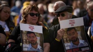 Israel tiến hành 'chiến dịch quy mô lớn' tìm kiếm con tin cuối cùng ở Gaza 20 Israel tiến hành ‘chiến dịch quy mô lớn’ tìm kiếm con tin cuối cùng ở Gaza