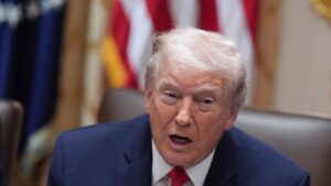 Tổng Thống Trump chỉ đạo mở lại không phận Venezuela cho du lịch thương mại