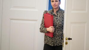 Thủ tướng Đan Mạch: 'Không đàm phán về chủ quyền' 3 Thủ tướng Đan Mạch: ‘Không đàm phán về chủ quyền’