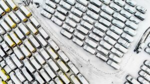 Bão tuyết tàn phá Anh và Pháp, hàng chục ngàn người mất điện