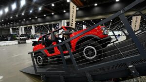 Triển lãm xe hơi Detroit mở cửa, tập trung vào trải nghiệm lái thử