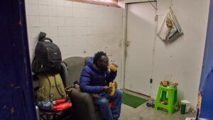 Tây Ban Nha cấp quy chế pháp lý cho hàng trăm ngàn người nhập cư không giấy tờ