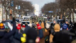 Giới CEO Minnesota Kêu Gọi Hạ Nhiệt Sau Vụ Xả Súng 14 Giới CEO Minnesota Kêu Gọi Hạ Nhiệt Sau Vụ Xả Súng