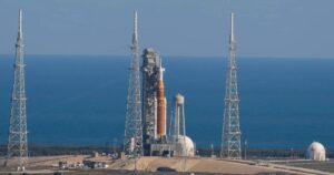 NASA hoãn thử nghiệm tàu Artemis II vì thời tiết giá lạnh ở Florida