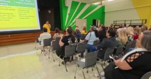 Phụ huynh lên tiếng về việc đóng cửa trường học ở Fort Bend ISD 32 Phụ huynh lên tiếng về việc đóng cửa trường học ở Fort Bend ISD