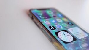 Chính sách mới về điện thoại di động tại trường học ở Long Beach 32 Chính sách mới về điện thoại di động tại trường học ở Long Beach