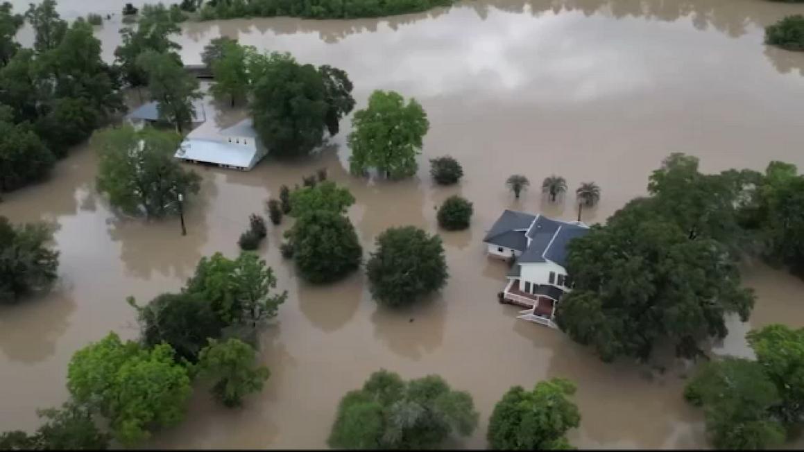 18543385 flooded houses HAR flood data img