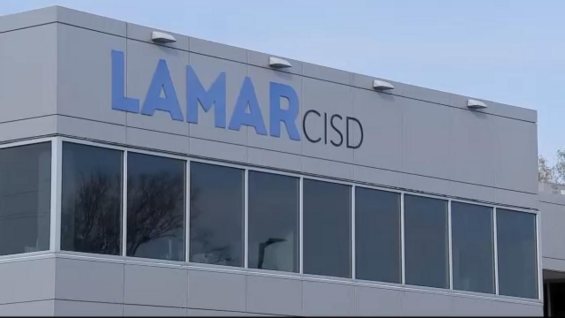 18543456 lamar cisd building img