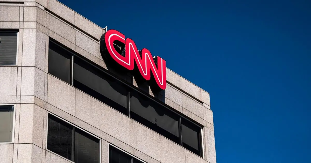 Nhân viên CNN lo ngại về tương lai sau khi Netflix rút khỏi cuộc chiến thâu tóm