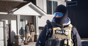 Phán quyết của tòa án liên bang: Một bé trai 5 tuổi được trả tự do