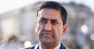 Nghệ Sĩ Ro Khanna Phản Đối Tái Mở Cửa Chính Phủ Giữa Tranh Cãi Về Tài Trợ ICE