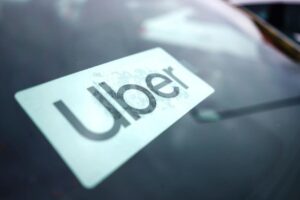 Uber báo cáo kết quả trái chiều, bổ nhiệm ‘người tin tưởng xe tự lái’ làm CFO mới